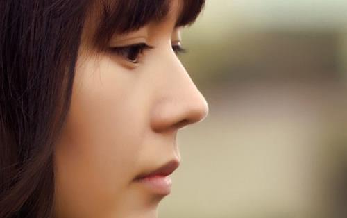 隆鼻手術后的消腫方法