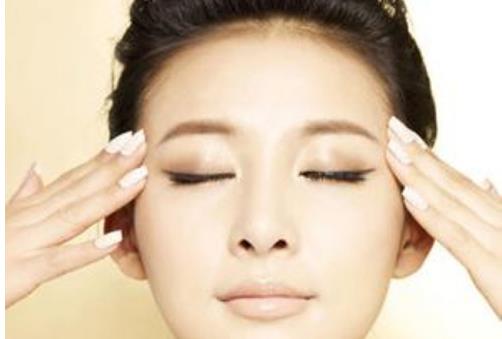 魚尾紋泄露年齡 4方法趕走魚尾紋