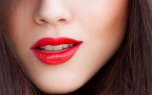 經(jīng)常舔嘴唇小心惹唇炎