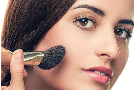 日本正流行 偏高腮紅才時髦