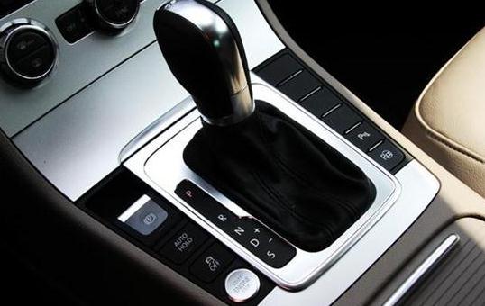 自動擋汽車P、N、R、D檔位的說明書