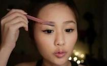 看韓國(guó)妹紙畫(huà)眉 輕松掌握畫(huà)眉技巧