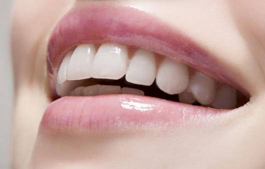 教你如何挑選烤瓷牙！