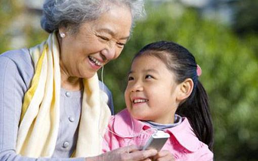 孩子該不該給老人帶？老人帶孩子的特點
