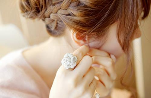 打耳洞的注意事項(xiàng) 這些人不適合穿耳孔