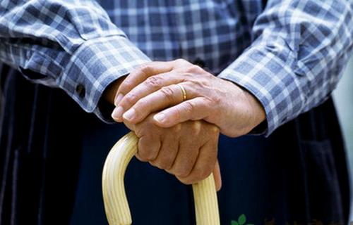 拐杖，老人的第三條腿