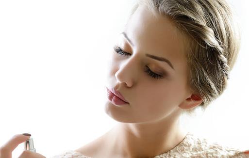 女人年過25就要學(xué)會(huì)制作祛斑湯