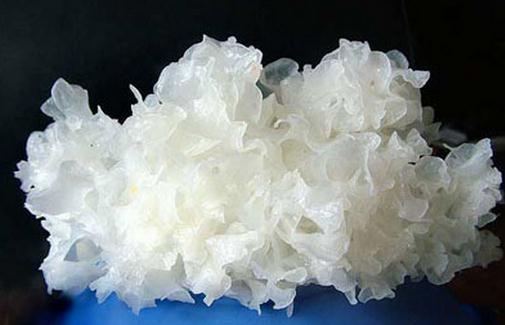 漂白劑在衣服上留下污漬怎么辦？