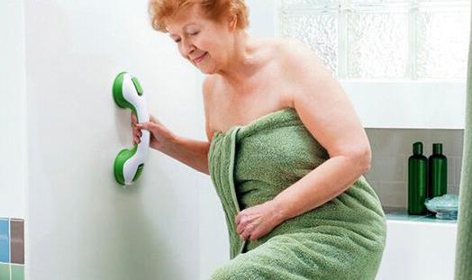 天冷老人易跌倒 浴室滑倒最嚴(yán)重