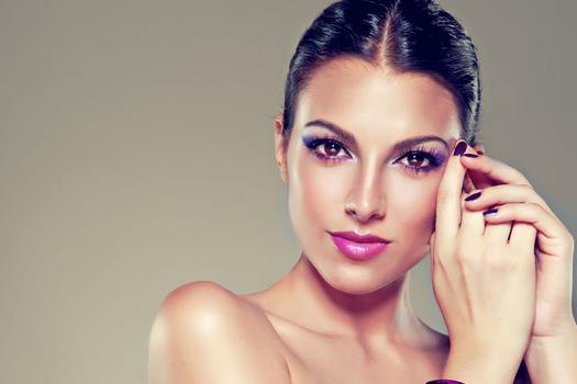 黑發(fā)女生的專屬妝容盤點(diǎn)