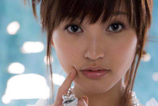 人造酒窩自然甜美 小心4大風(fēng)險(xiǎn)