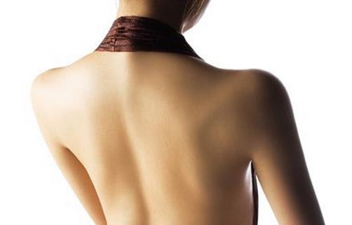 每日擴胸練出迷人后背曲線