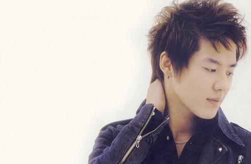 男性護發誤區 頻繁換洗發水更易禿頂