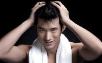 遭遇脫發(fā)煩惱 試試啤酒護發(fā)