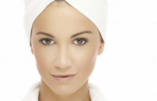 鼻子上長(zhǎng)痘痘是什么原因 對(duì)癥下藥狙擊鼻頭痘