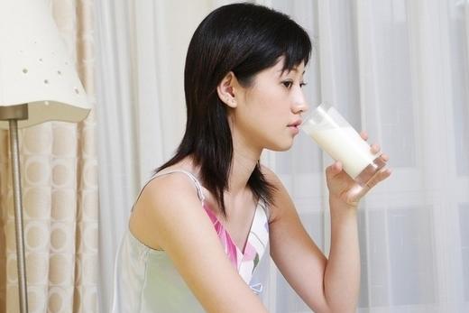 3妙招+5養(yǎng)顏睡眠法 讓女人睡得更健康