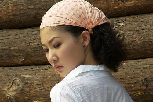 高跟鞋緩解經期關節痛