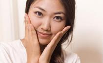 護膚：經期長痘長斑怎么辦