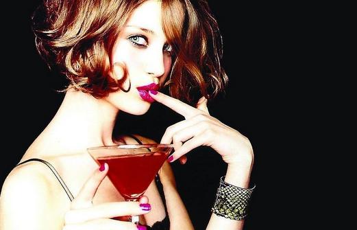 盤點(diǎn)謀殺女性乳房的“胸”器