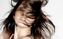 頭發開叉做好哪幾個護理 避免頭發開叉的4個方法