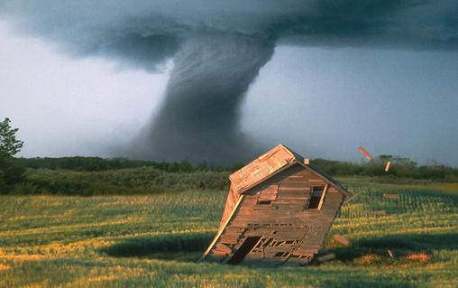 遇到龍卷風的預防措施