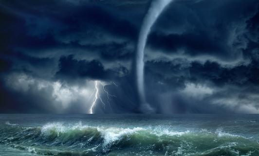 遇到龍卷風如何自救?