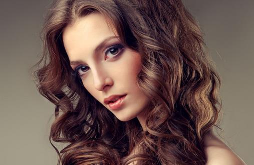 頻繁梳頭發傷害更大 7個最常見的錯誤習慣