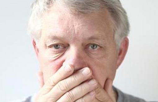 老人為什么會有口臭?