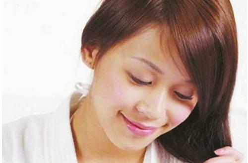 女性臉上長痘痘是什么原因