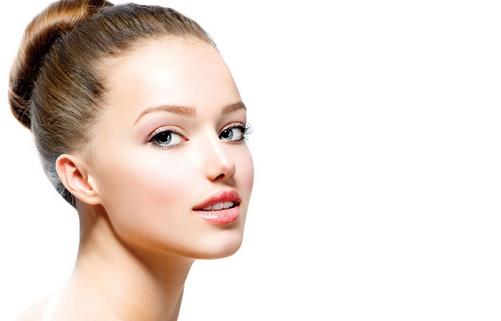 經(jīng)常熬夜的人易長(zhǎng)青春痘 調(diào)整作息是關(guān)鍵