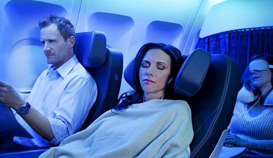 坐飛機吞口水飛機會導致耳膜破裂！