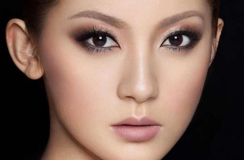 誰(shuí)說(shuō)下睫毛是雷區(qū)! 教你下睫毛也照顧周到