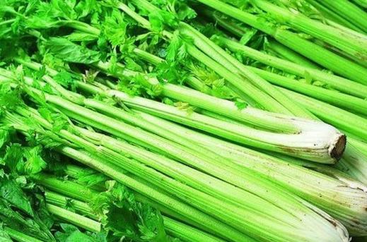 嬰兒濕疹有什么癥狀？春季多吃芹菜可預(yù)防濕疹