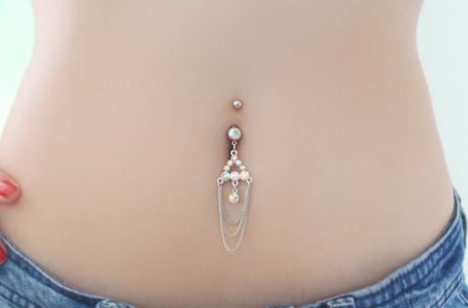 愛美女性穿臍環還須謹慎