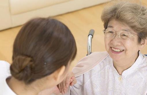 老人“恐老”要怎么辦