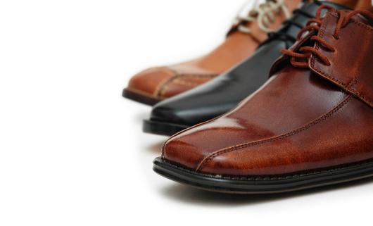 天氣太潮濕如何為皮鞋防潮防霉?