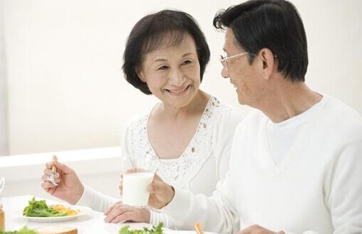 老年人保護腸胃健康的方法有哪些