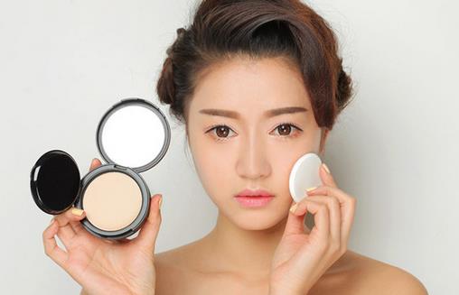 碎粉餅輕松復原 殘缺彩妝再生記