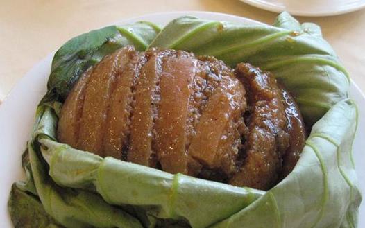 夏令時節(jié)美食 荷葉粉蒸肉的做法