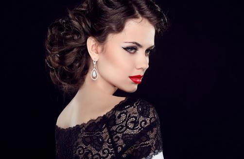 柔光粉彩清裸肌 約會美妝速成