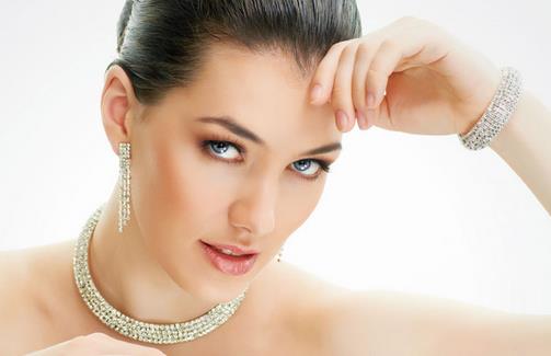 濃妝過后皮膚殘 洗洗補(bǔ)補(bǔ)更健康