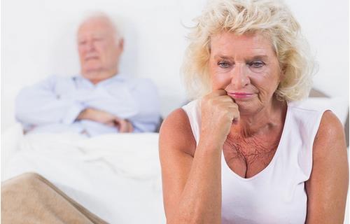 為什么老年人晚上老輾轉難眠？