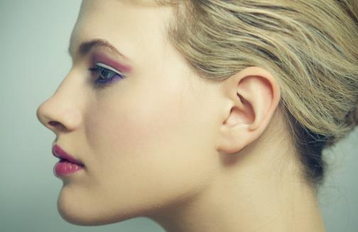 零起步學化妝 簡單化眼線不暈染