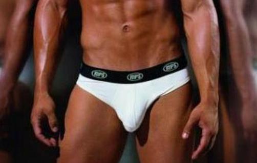 男性應當至少有10條內褲