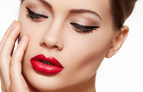 持續美麗 迅猛補妝不留痕跡