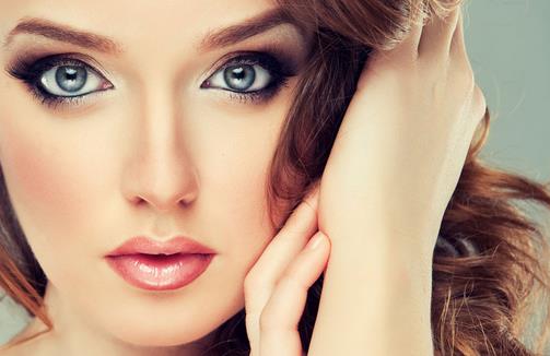 學會使用粉餅 妝出陶瓷肌膚