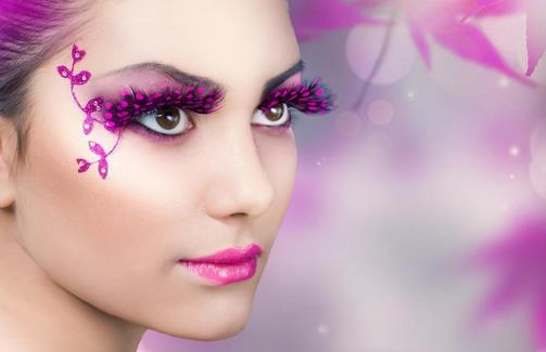 巧用工具夾出卷翹長睫毛