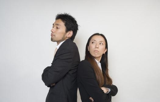 職場的潛規則:莫和同事金錢往來