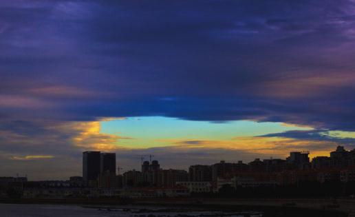 白領如何面對尷尬的時期?是走還是留?