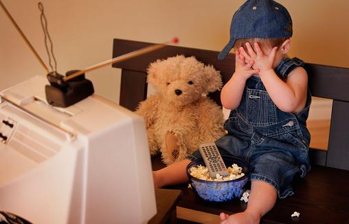 幼兒常看電視影響成長發育